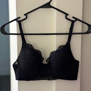 Victoria’s Secret Very Sexy black lace bra with VS logo on band - 32C